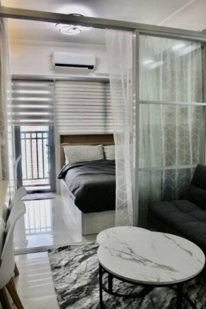 1BR Skyview Serenity Fame Residence